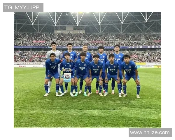 中国足球球星头发黑引发热议展现活力形象让球迷感受全新风采 中国足球球星头发黑引发热议展现活力形象让球迷感受全新风采